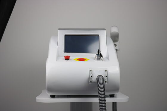 Przełączany Q 3 fale 7-calowy ekran ND Yag Laser Maszyna do usuwania tatuaży Przenośny laser do usuwania tatuaży
